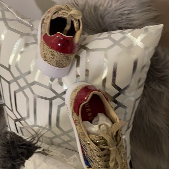 Guess monogram Sneakers - Picture 4 of 5